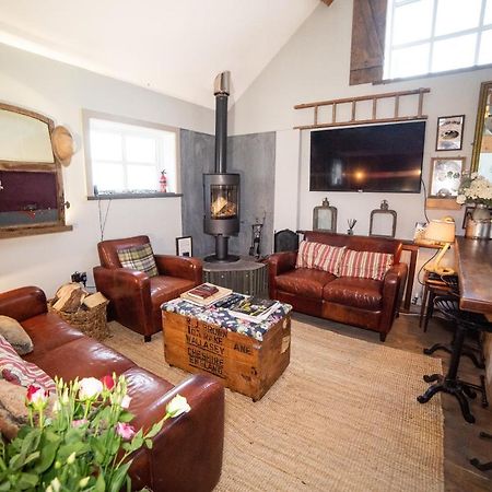 낸트위치 The Cowshed At Cheshire Boutique Barns 빌라 외부 사진