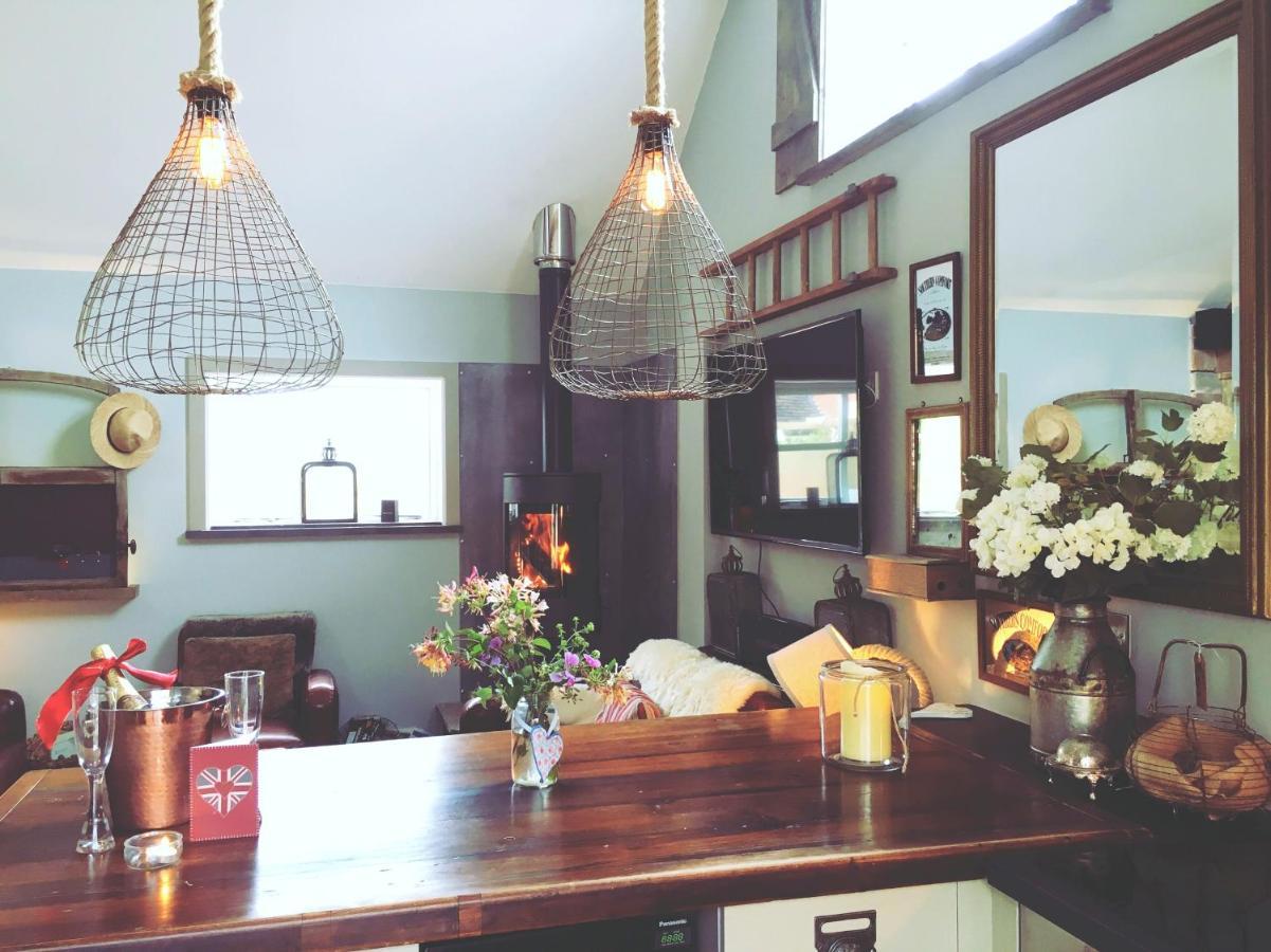 낸트위치 The Cowshed At Cheshire Boutique Barns 빌라 외부 사진